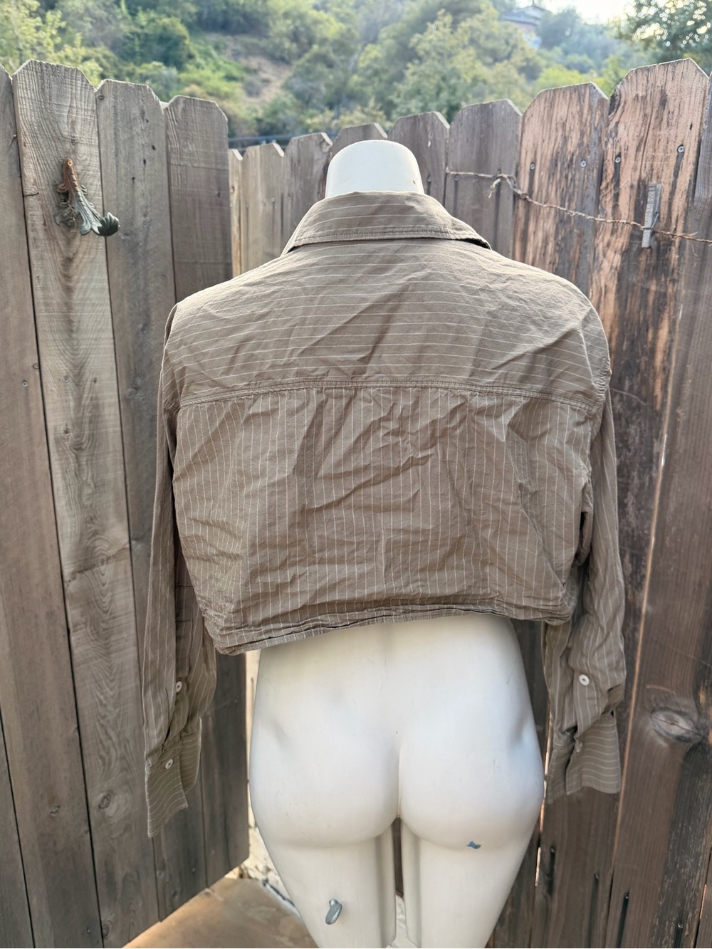 ZARA Taupe Pinstripe Cropped Shirt size medium - Picture 4 of 7